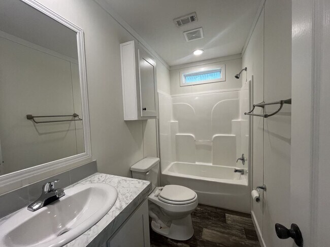 Building Photo - 261 Mongoose Ln