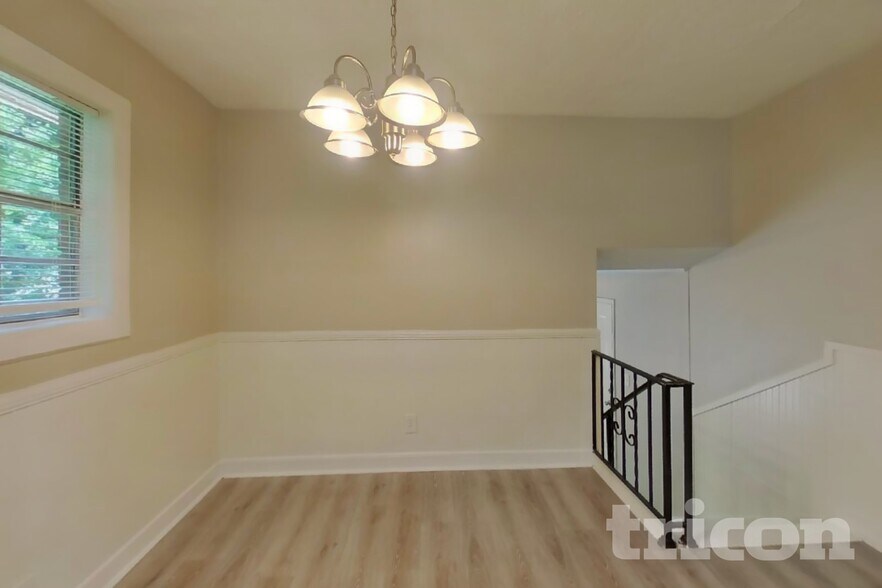 Building Photo - 2270 Emerald Castle Dr