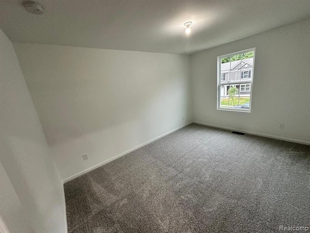 Building Photo - 9153 Dogwood Ln