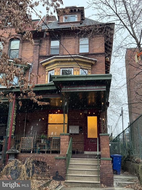 Building Photo - 251 S Melville St