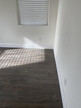 Building Photo - 555 Serena Ave