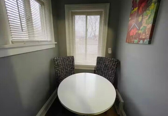 Building Photo - Spacious Cleveland Heights Home in Desirable Neighborhood!