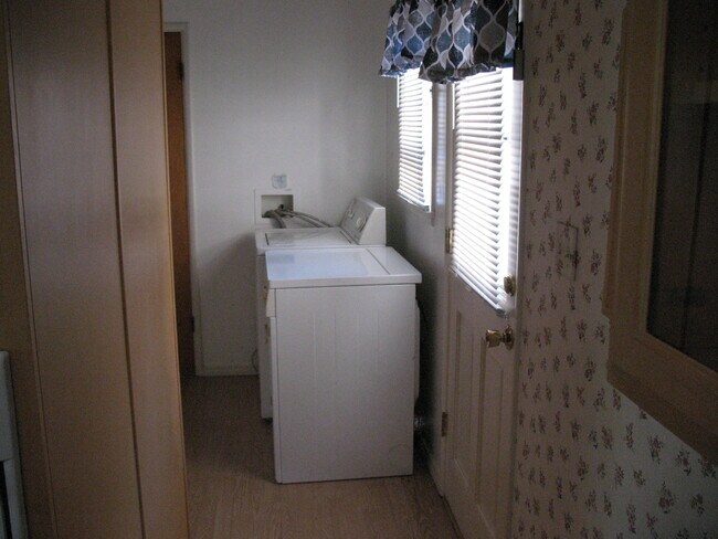 Back Door and Washer and Dryer - 3121 W Wyoming Ave