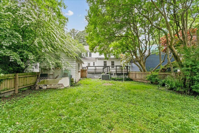 Building Photo - 44 Rivermont Dr