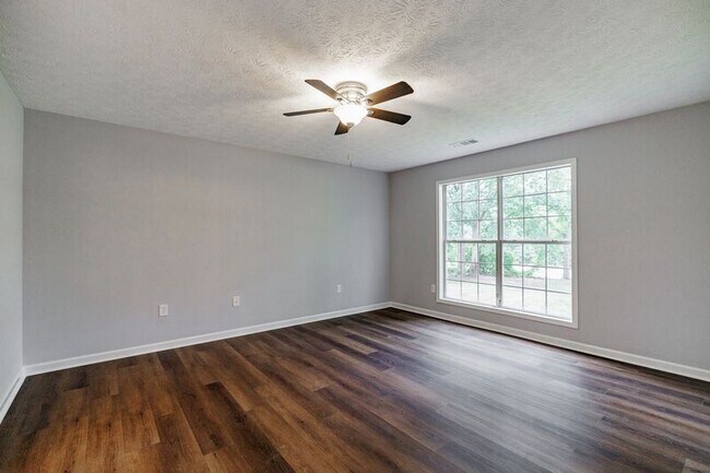 Building Photo - 2603 Hog Mountain Rd