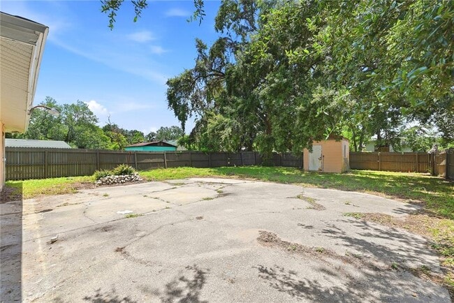 Building Photo - 808 S Ivey Ln