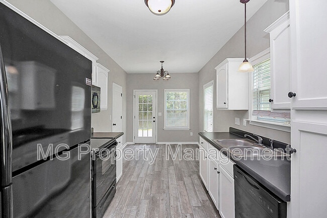 Building Photo - 162 Brookshire Dr