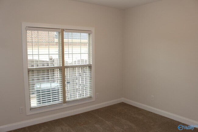 Building Photo - 104 Talia Dr