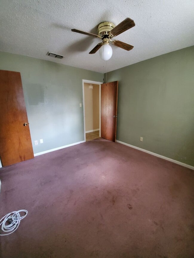 Building Photo - 202 S Willis St