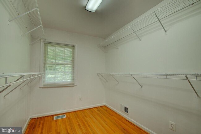 Building Photo - 11621 Sourwood Ln