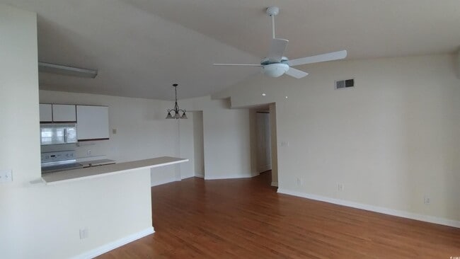 Building Photo - 2269J Essex Dr