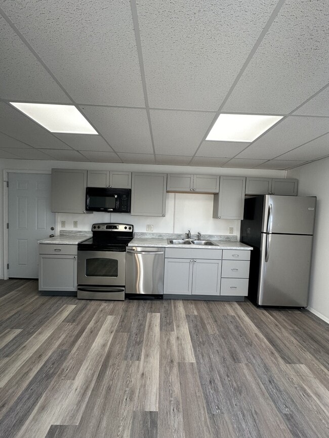 Building Photo - 113 E Middle St