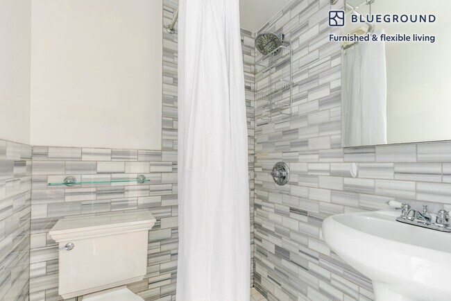 Building Photo - 1373 1st Ave