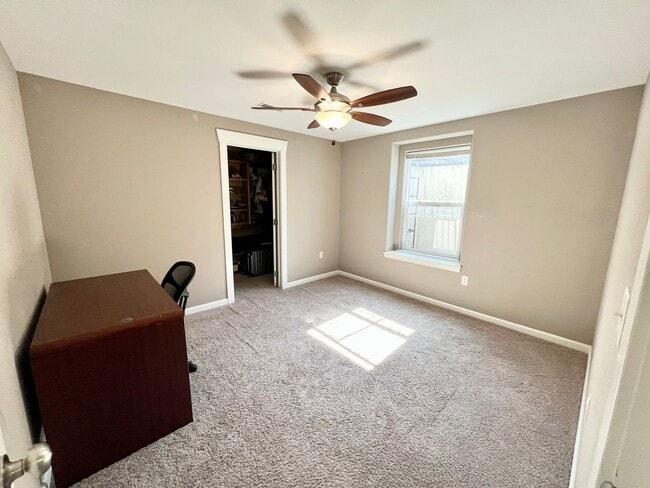 Building Photo - Spacious 4 Bedroom Home in Scenic Meadows ...