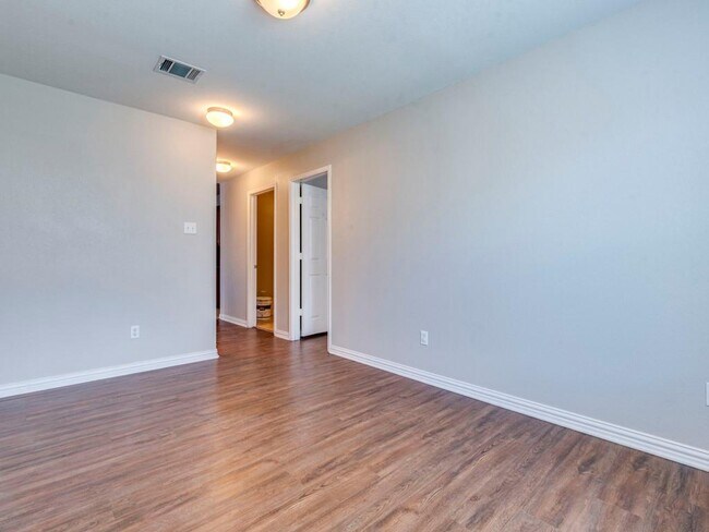 Building Photo - 2294 Garlic Creek Dr