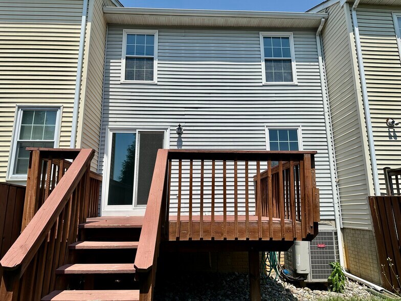Building Photo - 6731 Sandpiper Ct