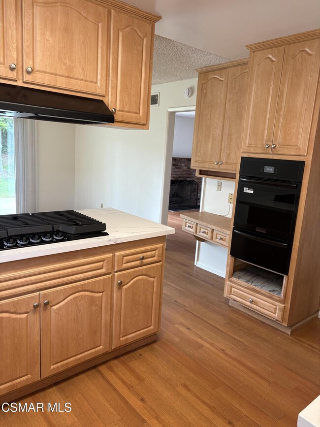 Building Photo - 5780 Lake Lindero Dr