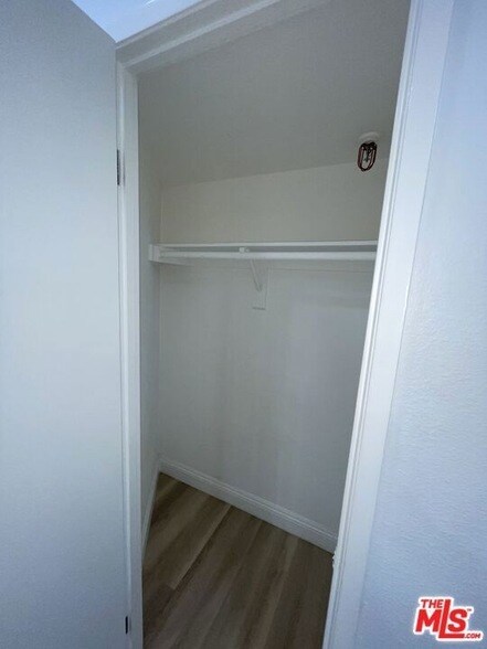 Building Photo - 600 W 9th St