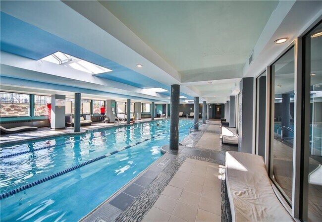Building Photo - 50 Oceana Dr W
