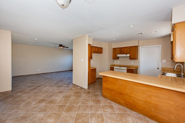 Building Photo - 4597 W 18th Pl