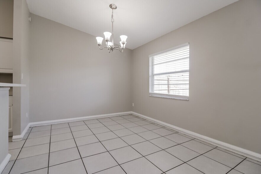 Building Photo - 5437 Wauchula Ct