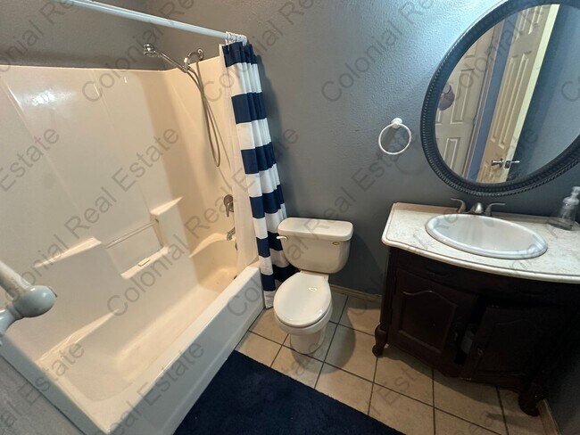 Building Photo - Beautiful 3 bedroom 2 bathroom home.