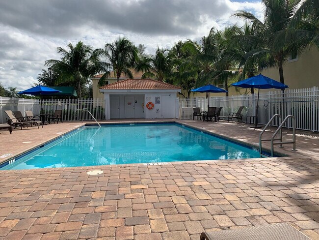 Building Photo - 6366 Landings Way