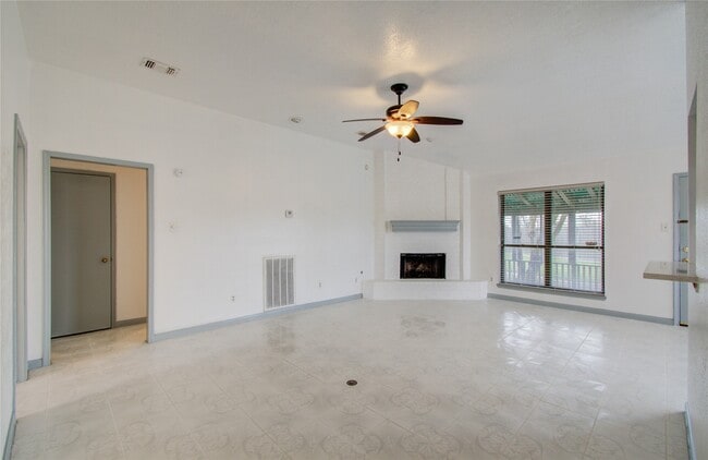 Building Photo - 2538 Knights Cir
