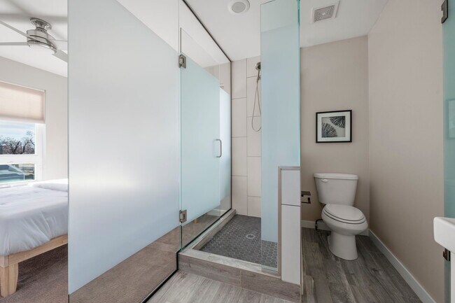 Building Photo - 1551 W 43rd Ave
