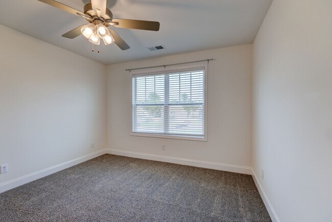 Building Photo - 1385 Harmon Ln