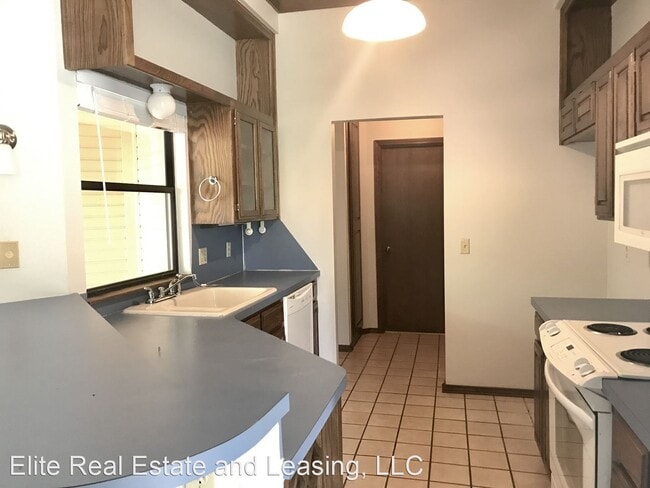 Building Photo - 3 br, 2 bath House - 10604 N. MAJOR AVE