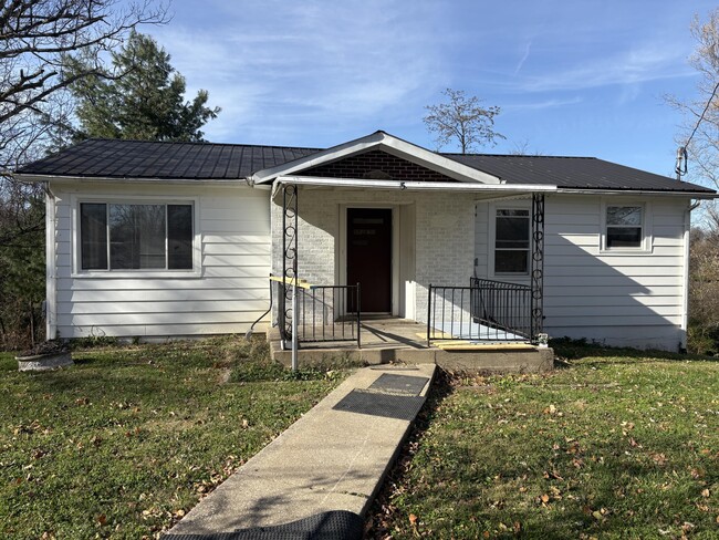 Primary Photo - 5 Lake St