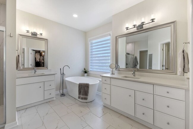 Building Photo - 415 Enclave Ct