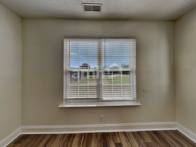 Building Photo - 1117 Mantle Way