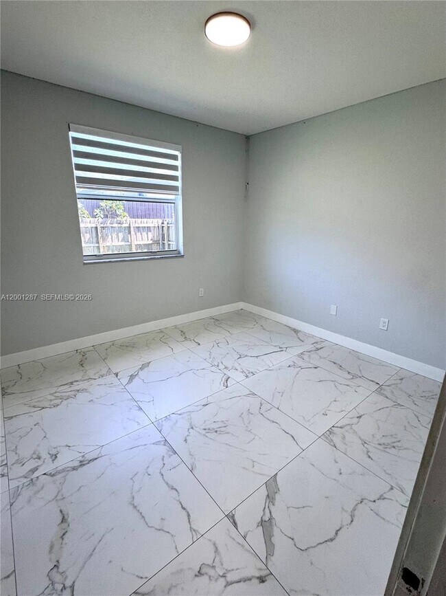 Building Photo - 21405 Ingraham Ave Rd