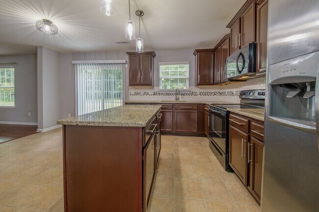 Building Photo - 1301 Waldridge Ct