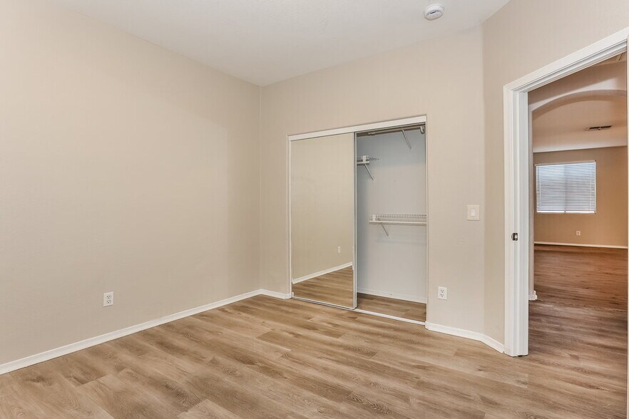 Building Photo - 6603 S 17th Ave