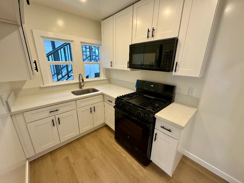 Building Photo - 1443 Linden Ave