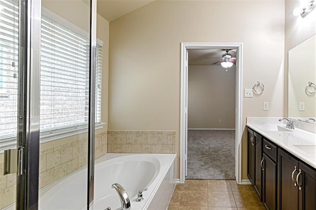 Building Photo - 1213 Lambert Dr