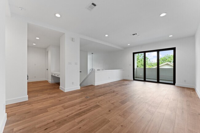 Building Photo - 6711 Housman