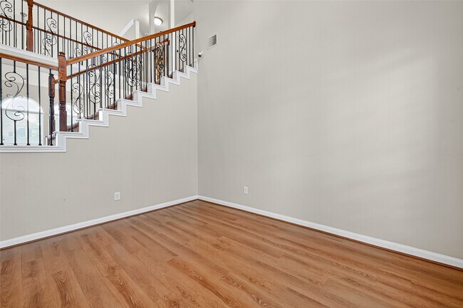 Building Photo - 11002 Kirker Ln