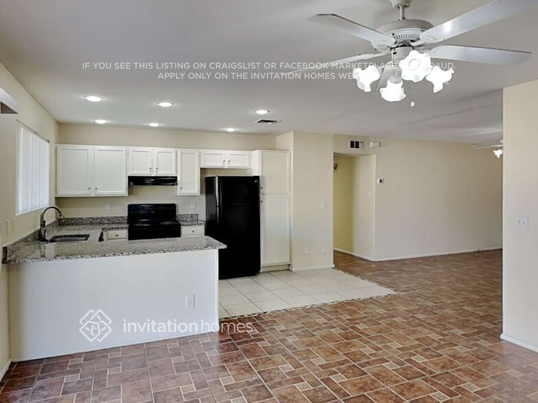 Building Photo - 8008 W Mescal St