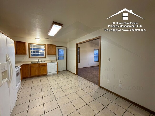 Building Photo - Sabre Circle 497–499 Duplex