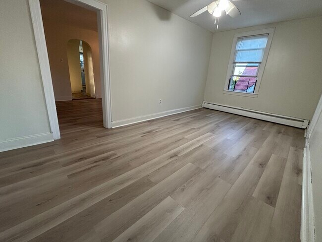 Building Photo - 481 Avenue E