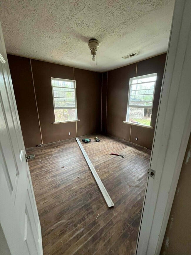 Building Photo - 142 Co Rd 771