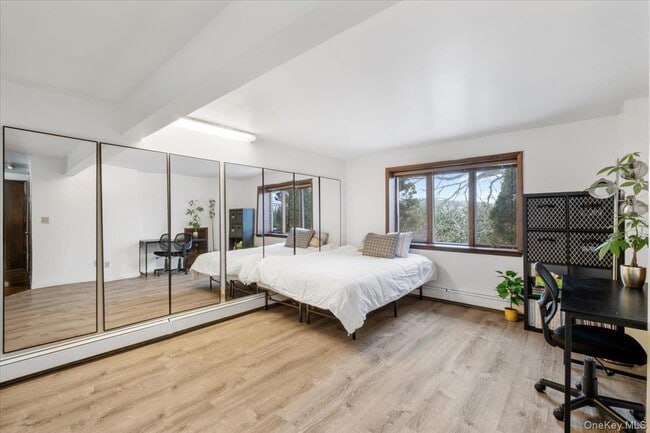 Building Photo - 712 Linda Ave