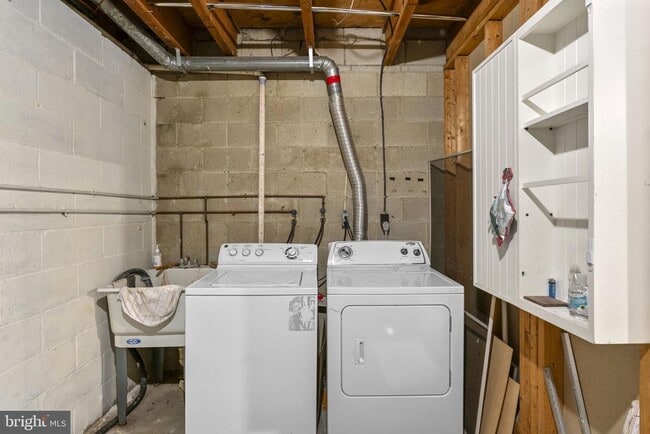 Building Photo - 1305 S Potomac St