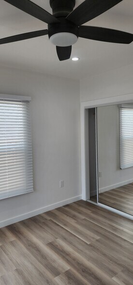 Building Photo - 950 N Kingsley Dr