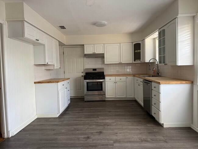 Building Photo - 3605 42nd St
