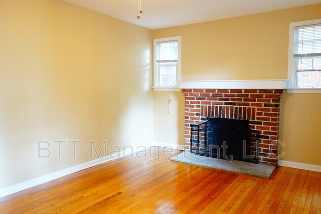 Building Photo - 8007 Garland Ave